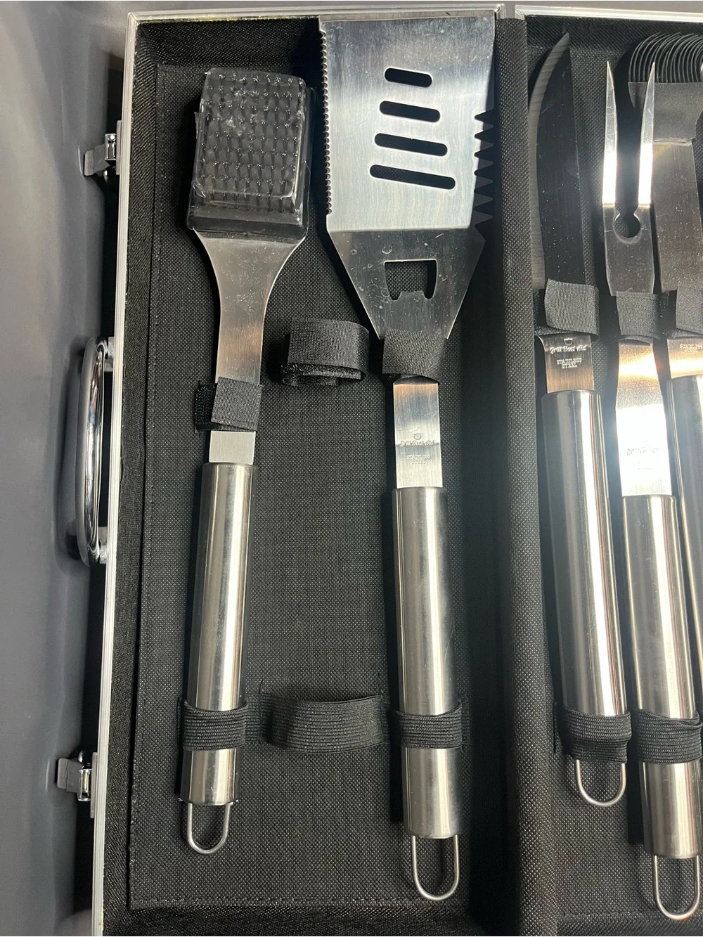 Kitchen/Grill Utensil Set /w Case.